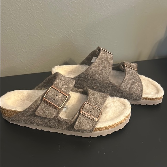 Birkenstock Gray Sandals/shearling sz37 - Picture 1 of 1